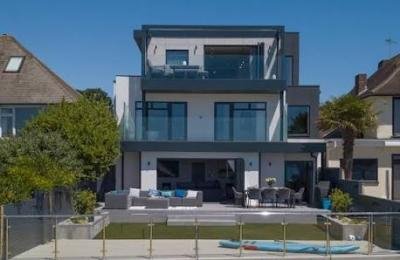 5 beds luxury house