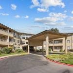 Walnut Park Apartment